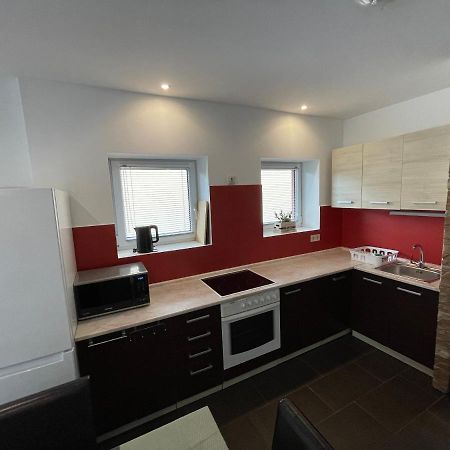 Malibu Apartman & Jacuzzi Miskolc Kültér fotó