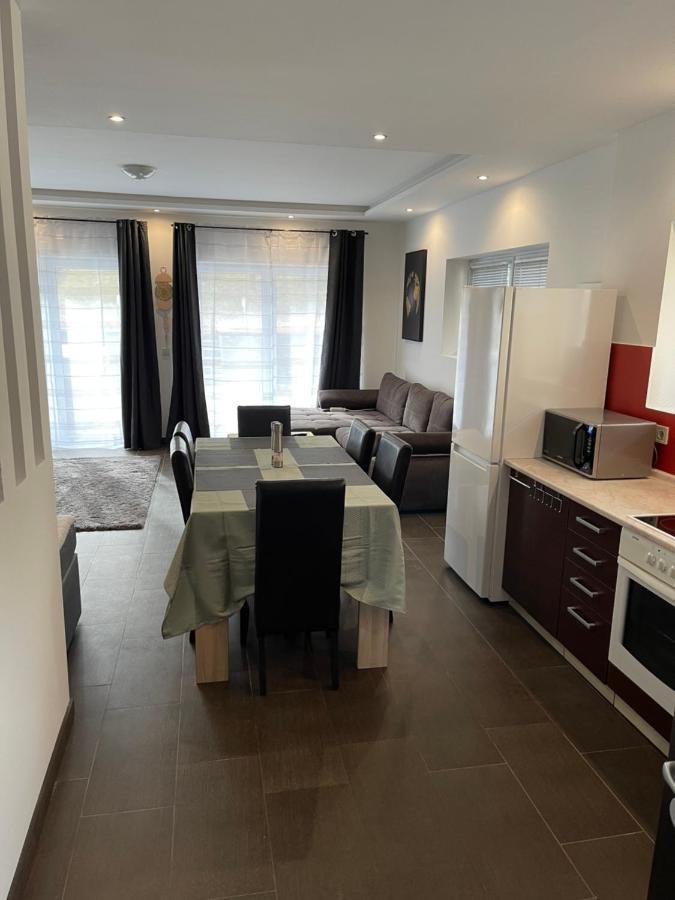 Malibu Apartman & Jacuzzi Miskolc Kültér fotó