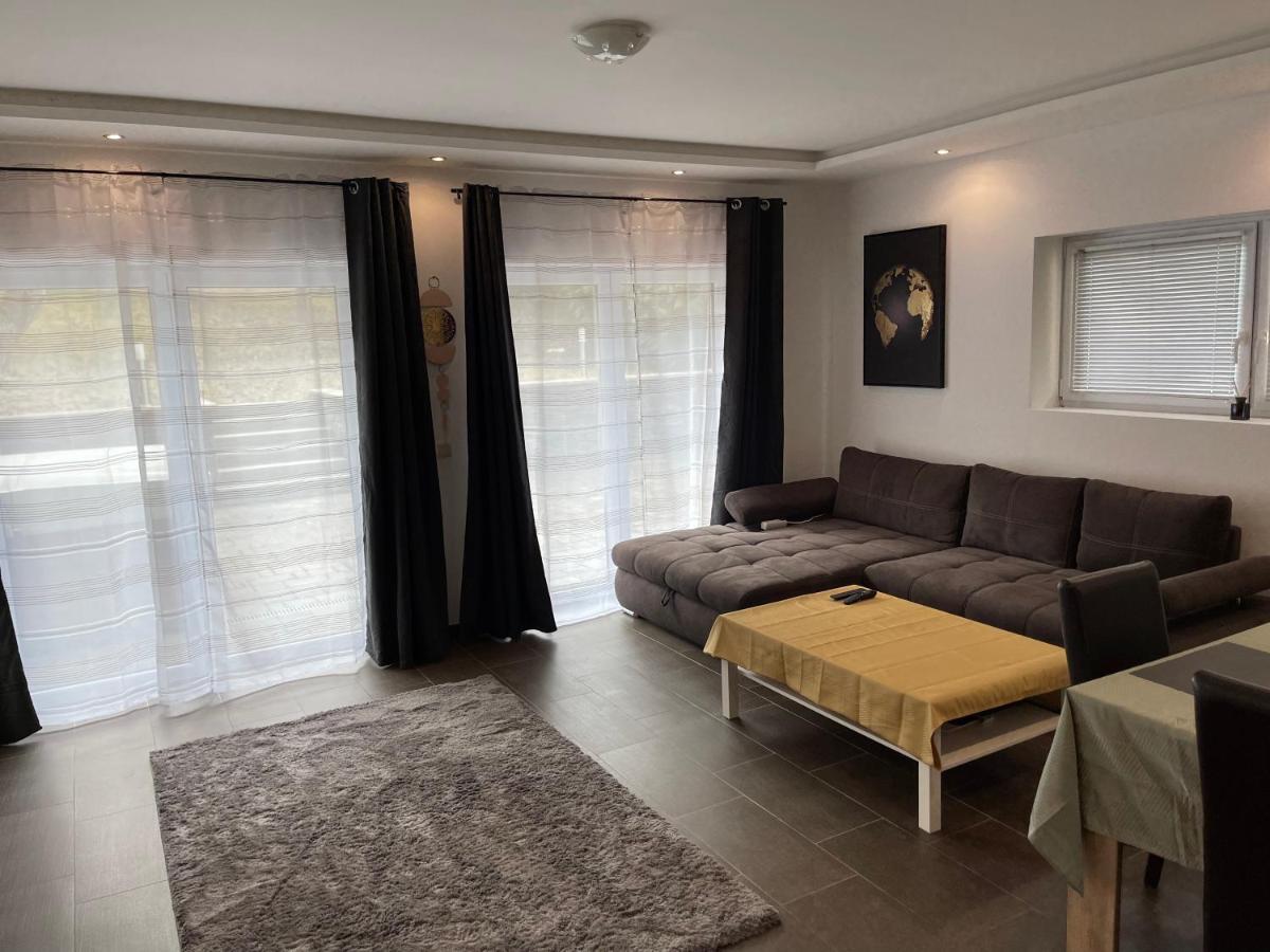 Malibu Apartman & Jacuzzi Miskolc Kültér fotó