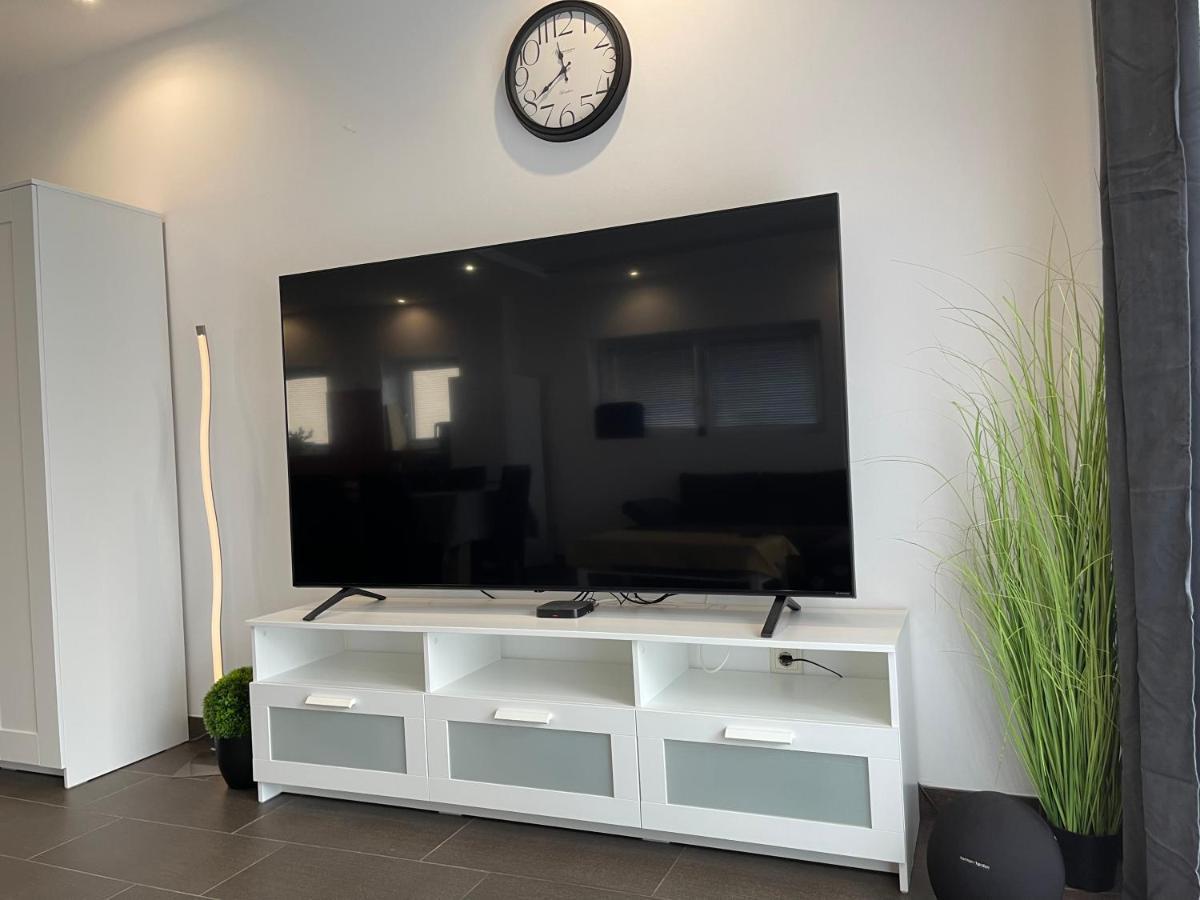 Malibu Apartman & Jacuzzi Miskolc Kültér fotó